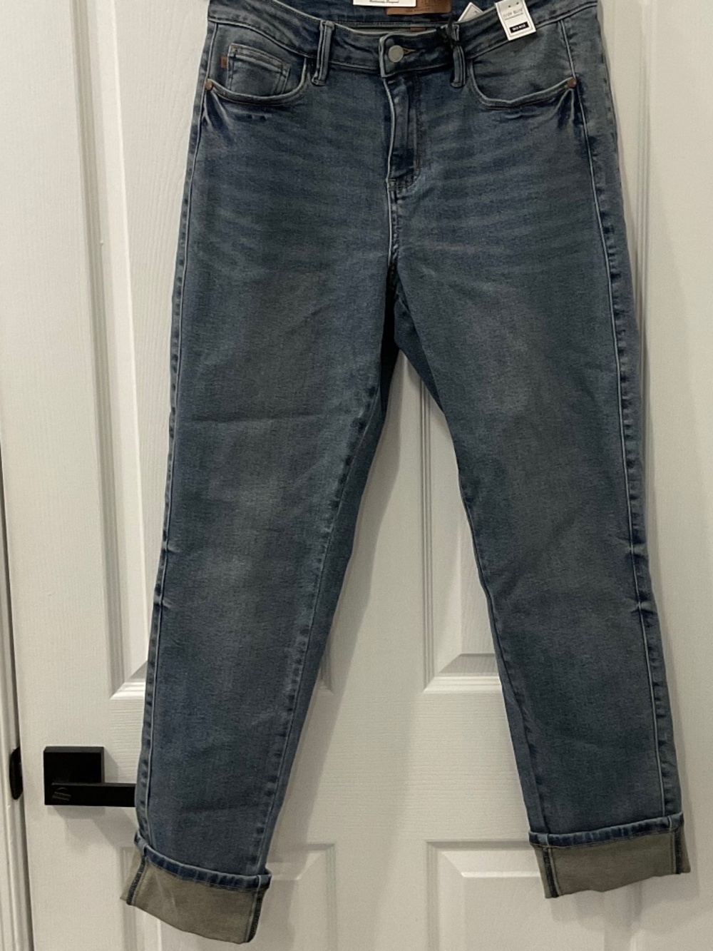 NWT-Judy Blue Cuffed Boyfriend Jean